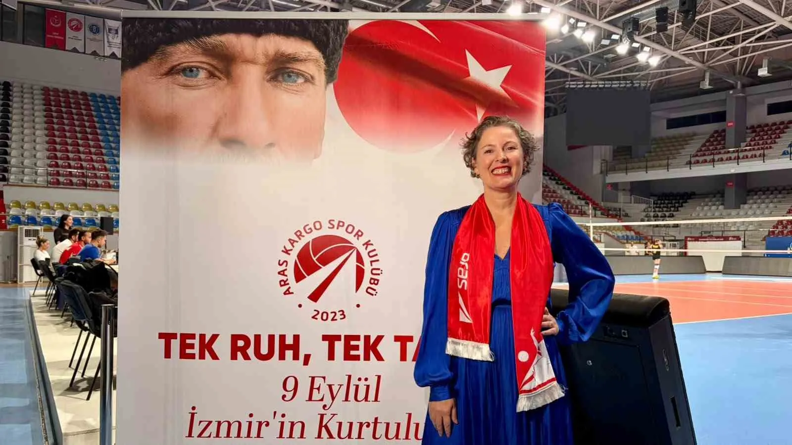 İzmir’in 104 yıllık zafer gururu voleybol sahasında taçlandı