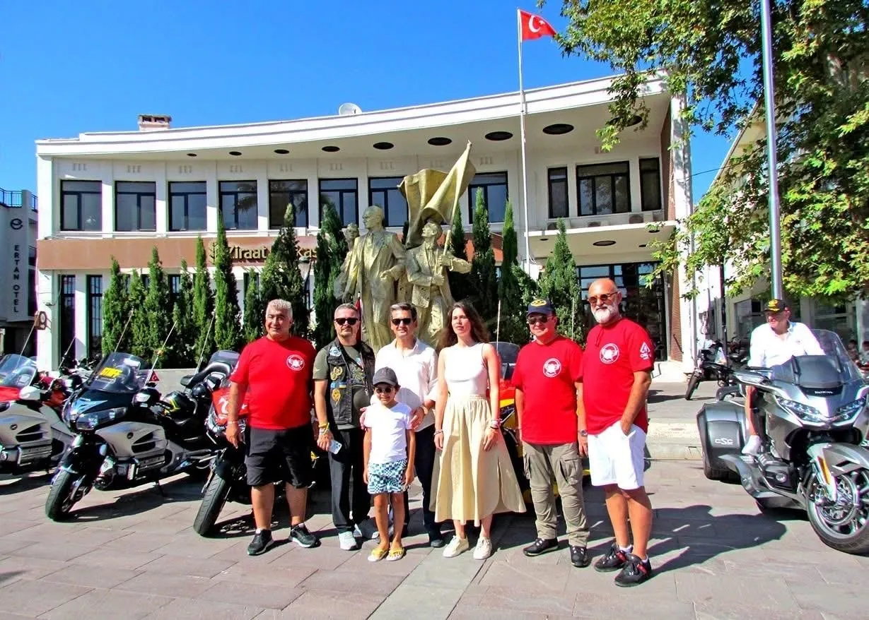 Çeşme’de iki teker üzerinde dünya turu: 30 ülkeden gelen konuklar Ilıca’da buluşuyor