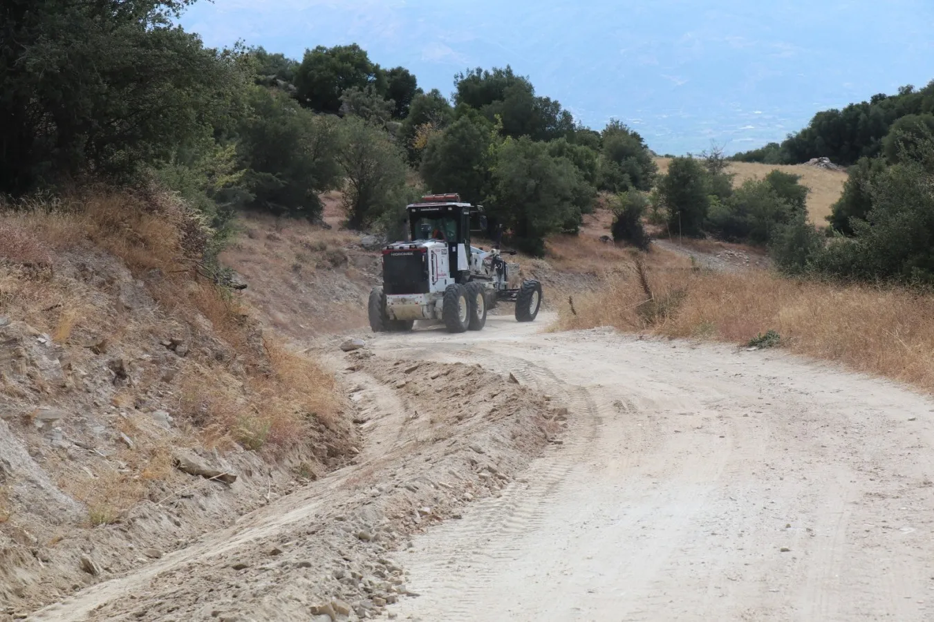 Bozdoğan’da ulaşım seferberliği: Kırsal yollar modernleşiyor