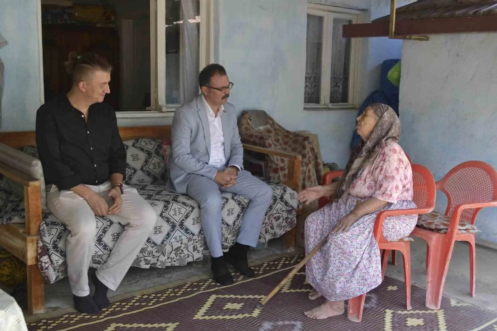 Sultanhisar’da evlere misafir oldu: Kaymakam Ateş’ten yerinde çözüm mesaisi