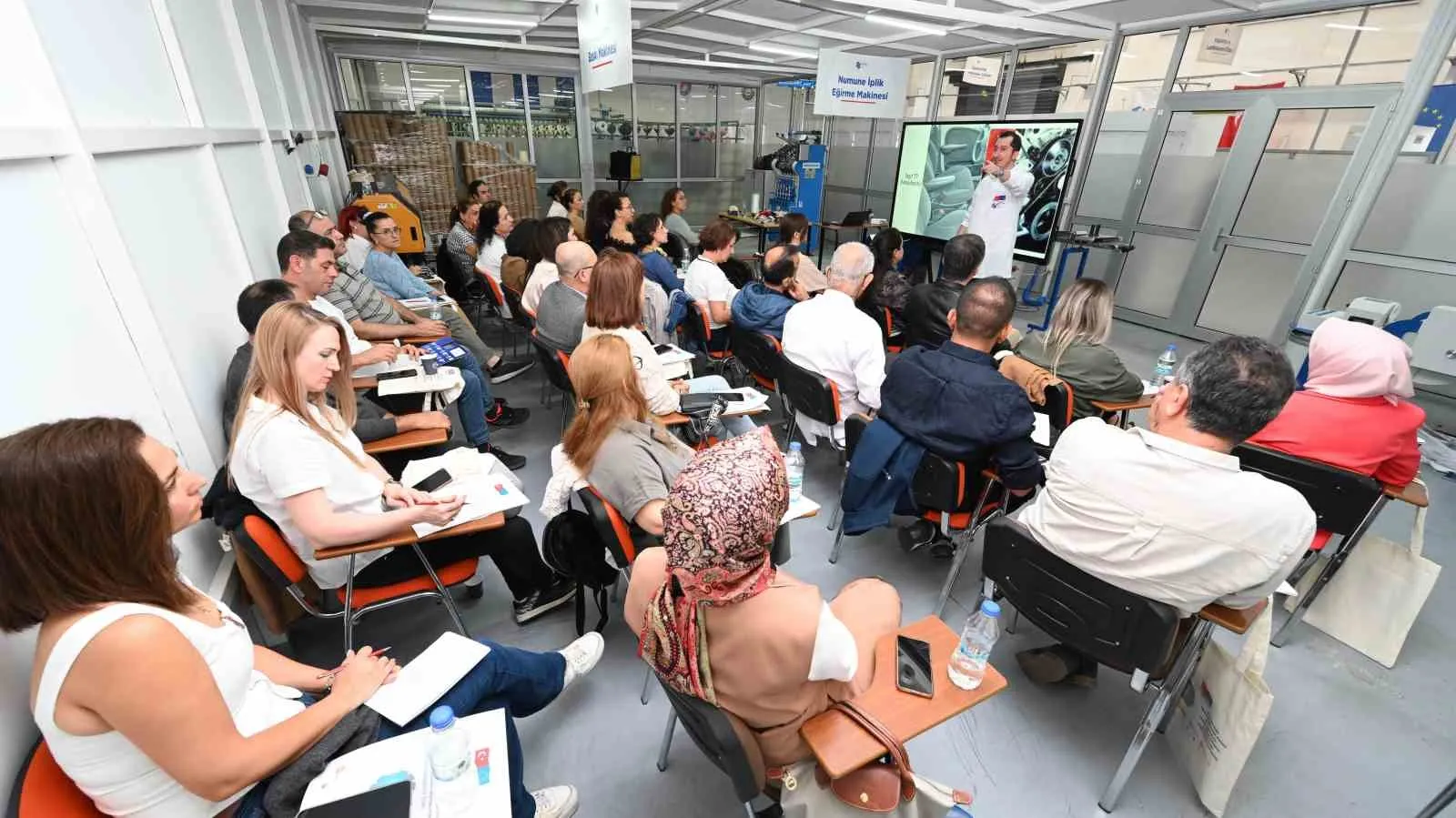Geleceğin tekstilcileri Denizli’de yetişiyor: Yeşil dönüşüm için dev iş birliği
