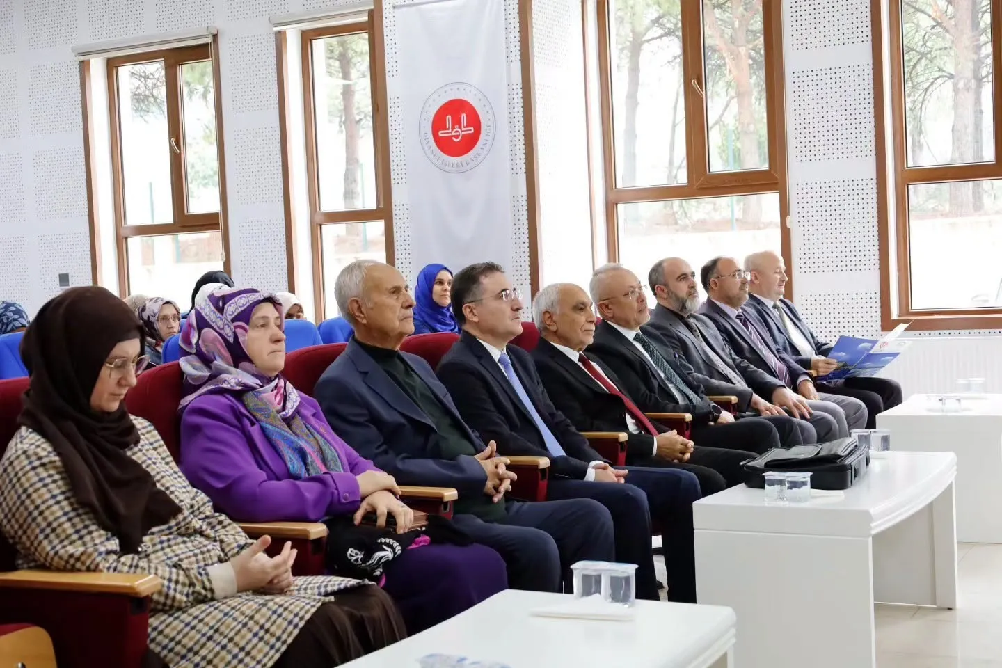 Manevi rehberler için yol haritası: İdeal görevli nasıl olmalı?