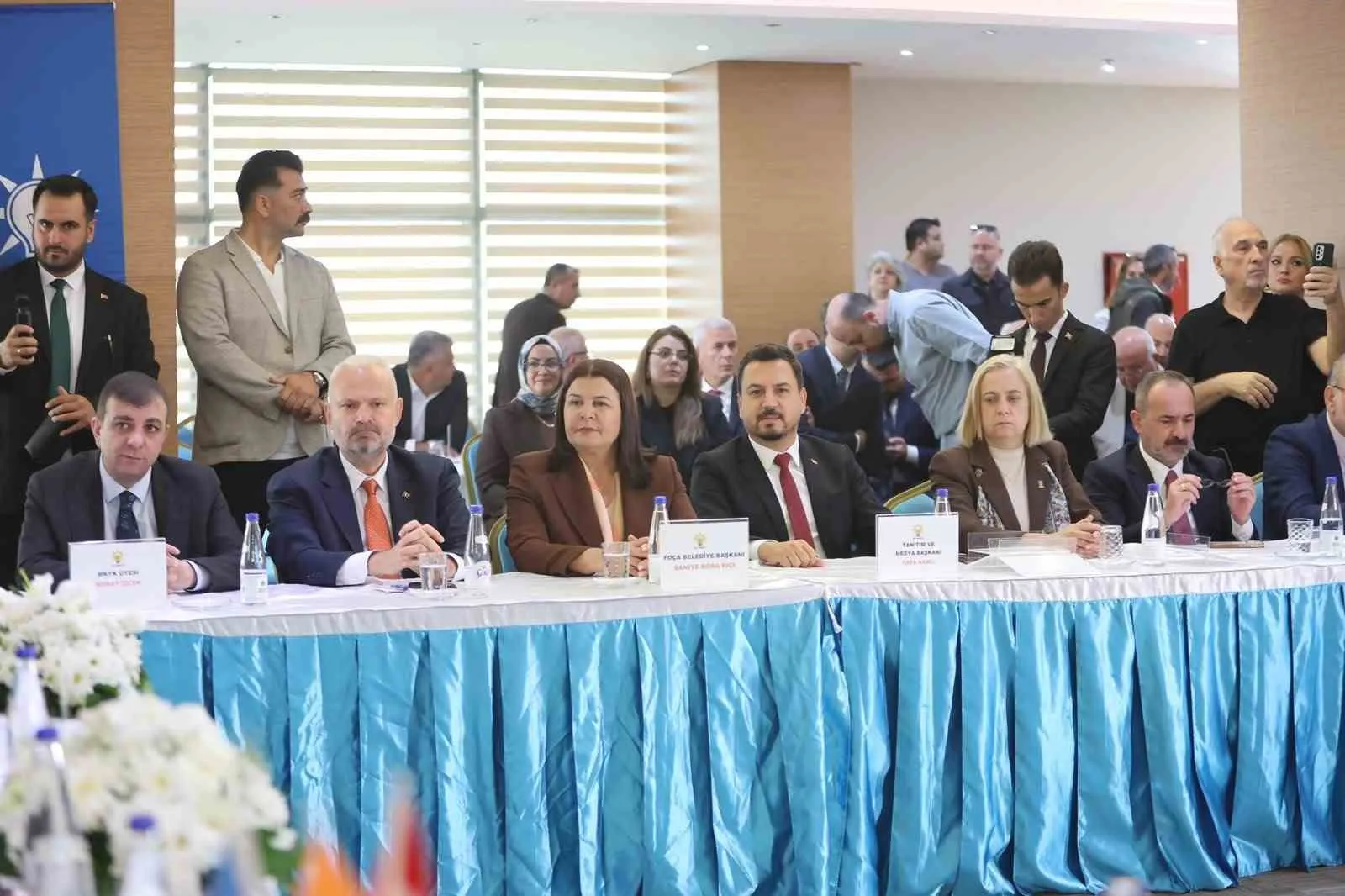 İzmir’de siyasi hareketlilik: AK Parti’den 30 ilçeye çıkarma