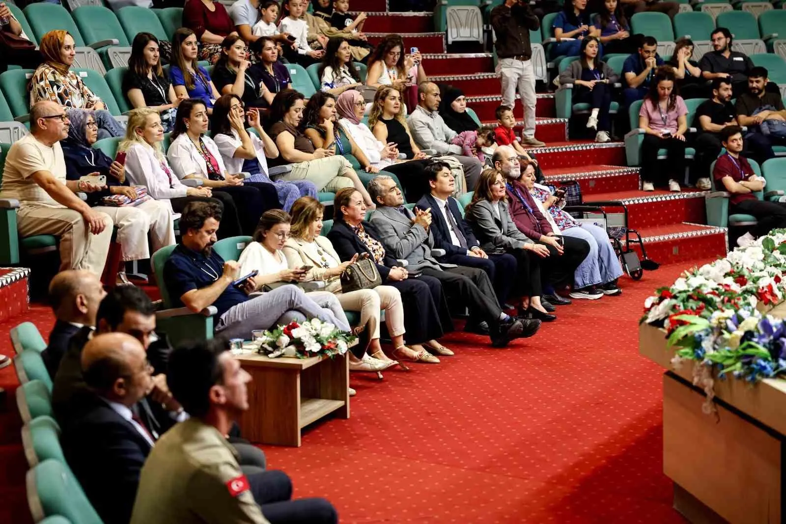 Hastalıkla mücadelede sevgi köprüsü: ADÜ’de minik kahramanlara özel gün