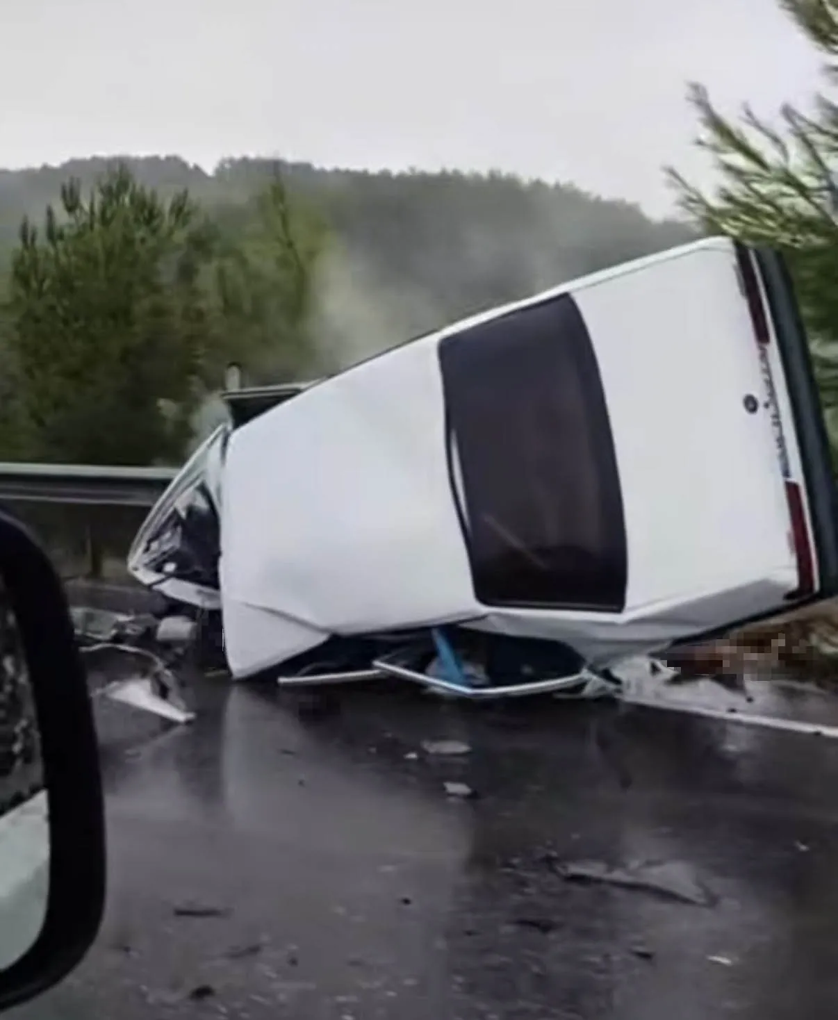 Ula’da trafik dehşeti: 62 yaşındaki sürücü olay yerinde can verdi