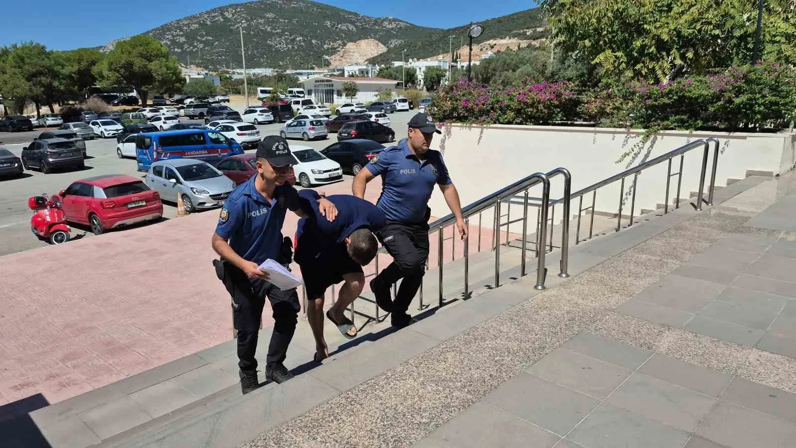 Bodrum'da taciz dehşeti: Takip ettiği kadınların evine girmeye çalıştı