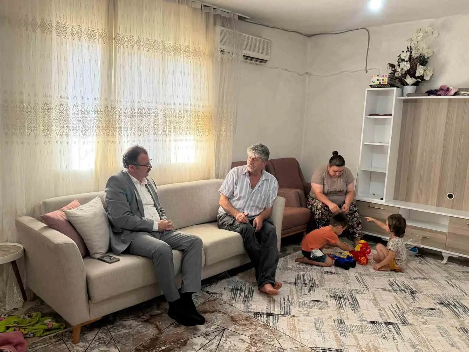 Sultanhisar’da samimi buluşmalar: Kaymakam Ateş vatandaşın ayağına gitti