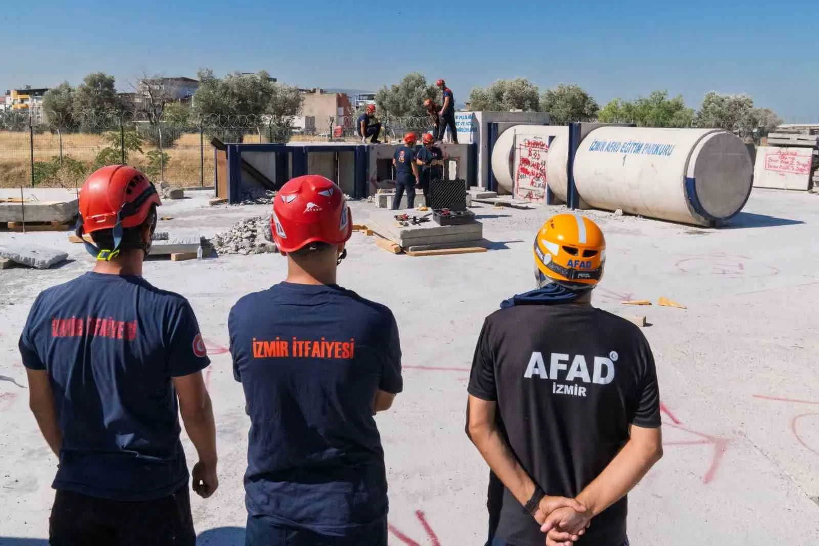İzmir İtfaiyesi'nde zorlu sınav: Afetlere karşı profesyonel hazırlık dönemi
