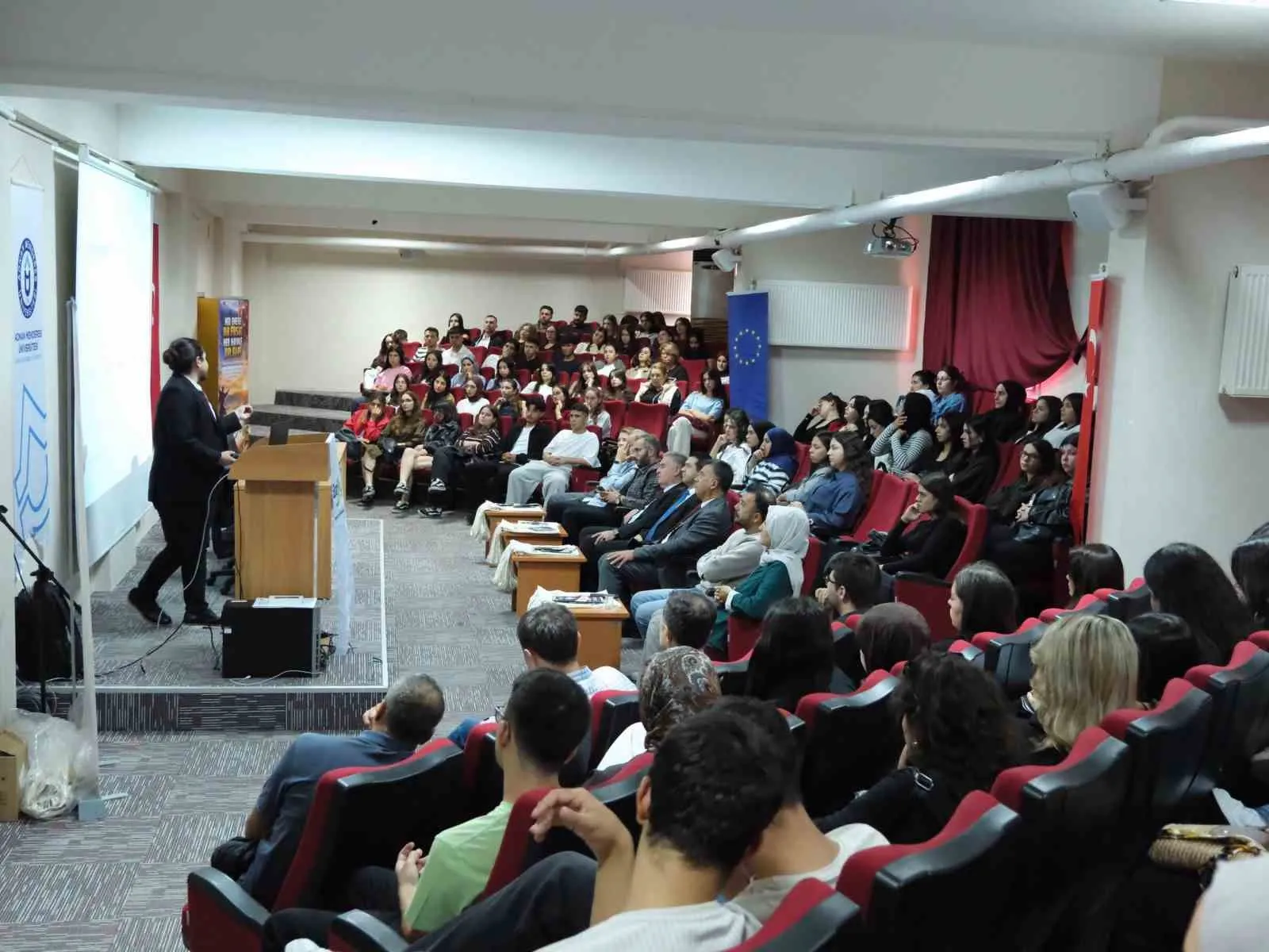 Buharkentli gençler için Avrupa fırsatları masaya yatırıldı: Kendi projelerini kendileri yazacaklar