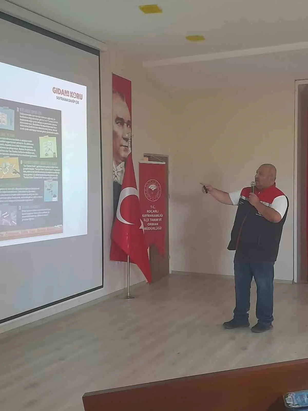 Bir lokma ekmeğin ardındaki devasa emek: Koçarlı’da öğrencilere israf dersi