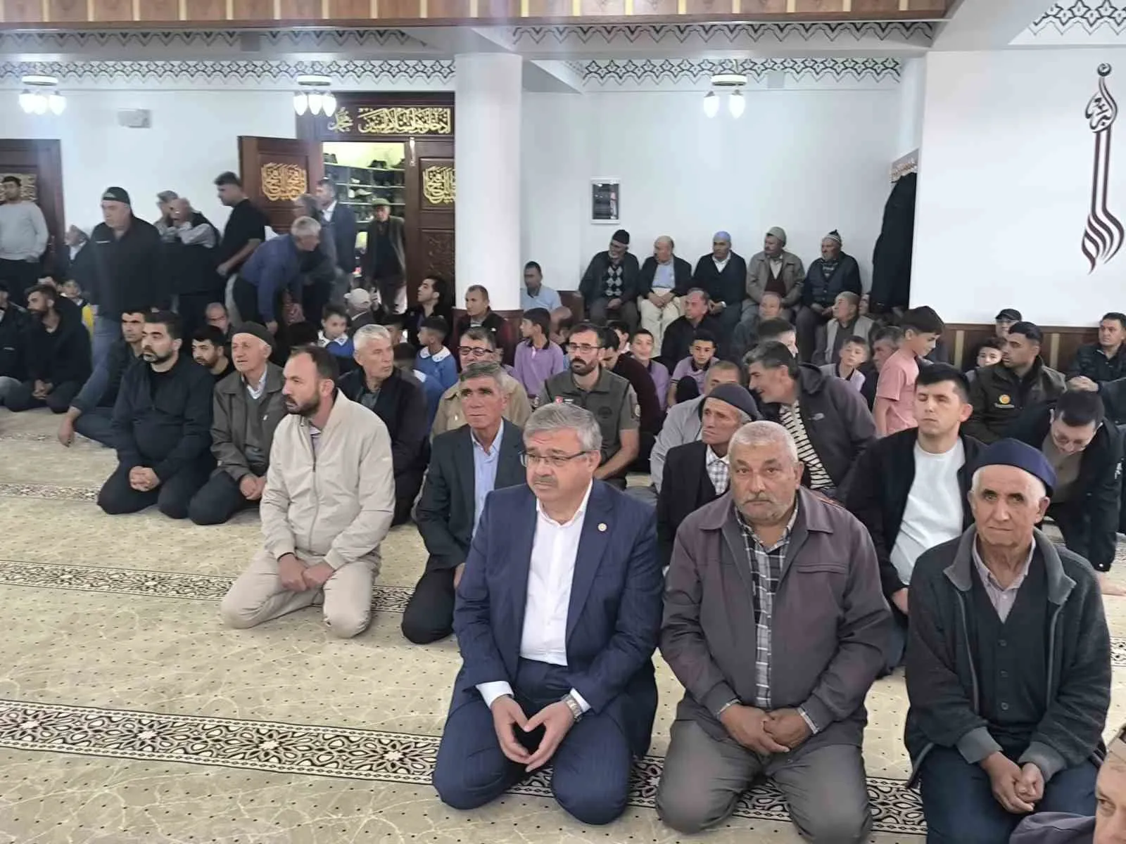 Başören’de imece usulü tamamlanan cami coşkuyla açıldı