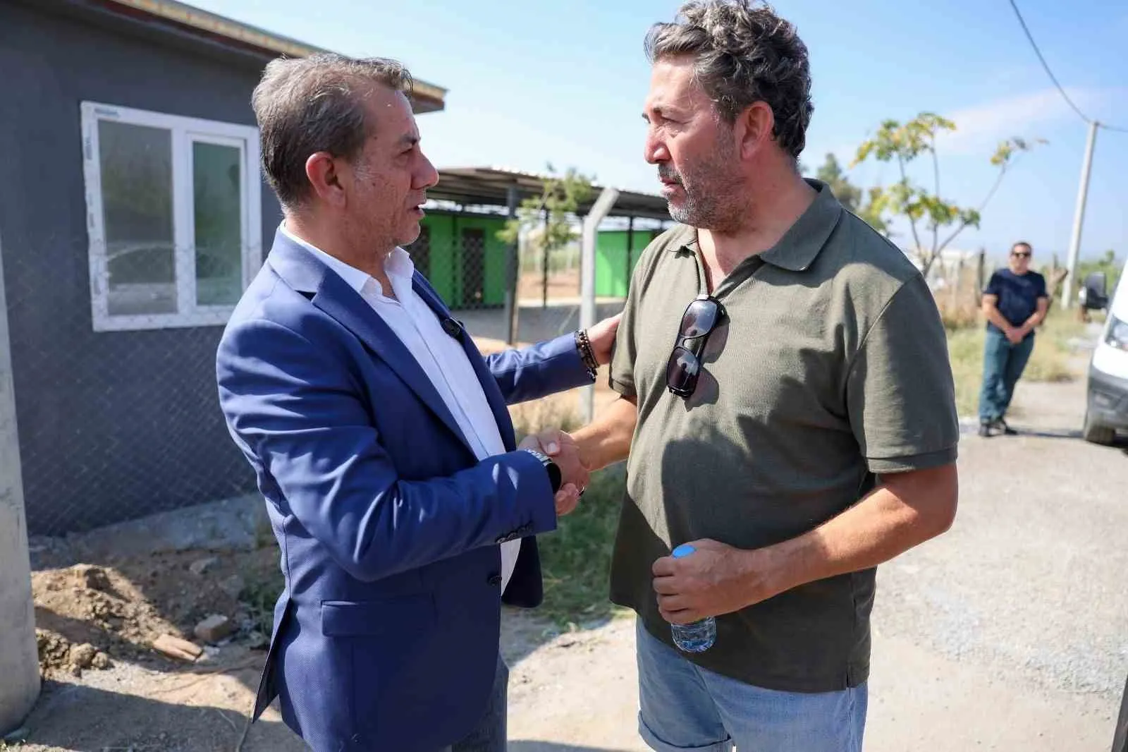 Emre Kınay'dan Efeler'e tam not: Sokak hayvanları için devrim niteliğinde proje