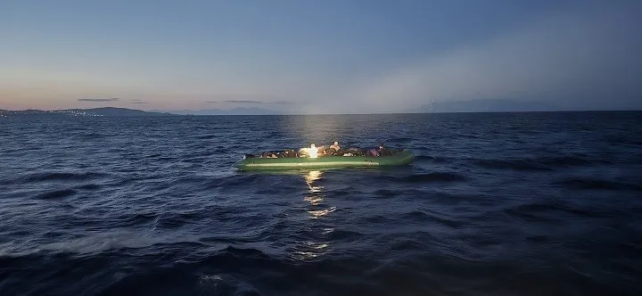 Ege’de göç trafiği: Seferihisar’da yakalama, Çeşme’de imdat