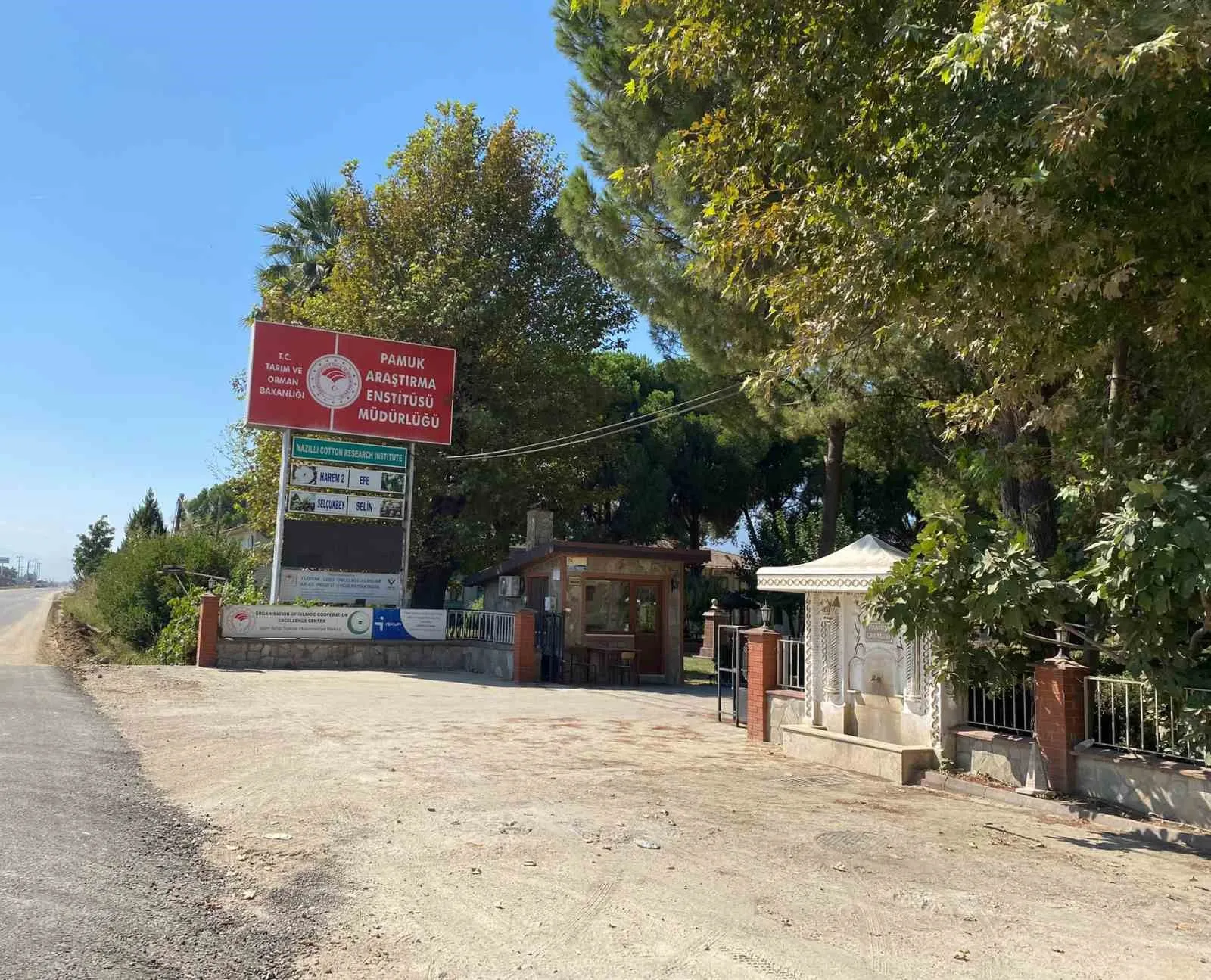 Nazilli'deki enstitüde rüşvet iddiası: Adli kontrol kararı sonrası alkışlı protesto