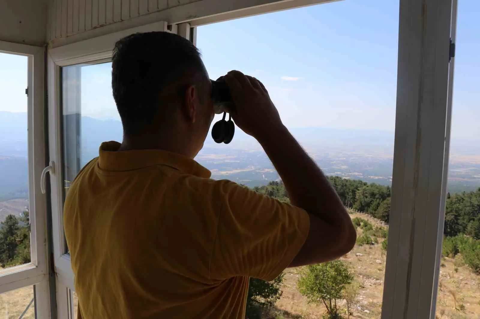 Denizli’nin orman nöbetinde teknoloji devri: 800 bin dönümlük alan tek merkezden izleniyor