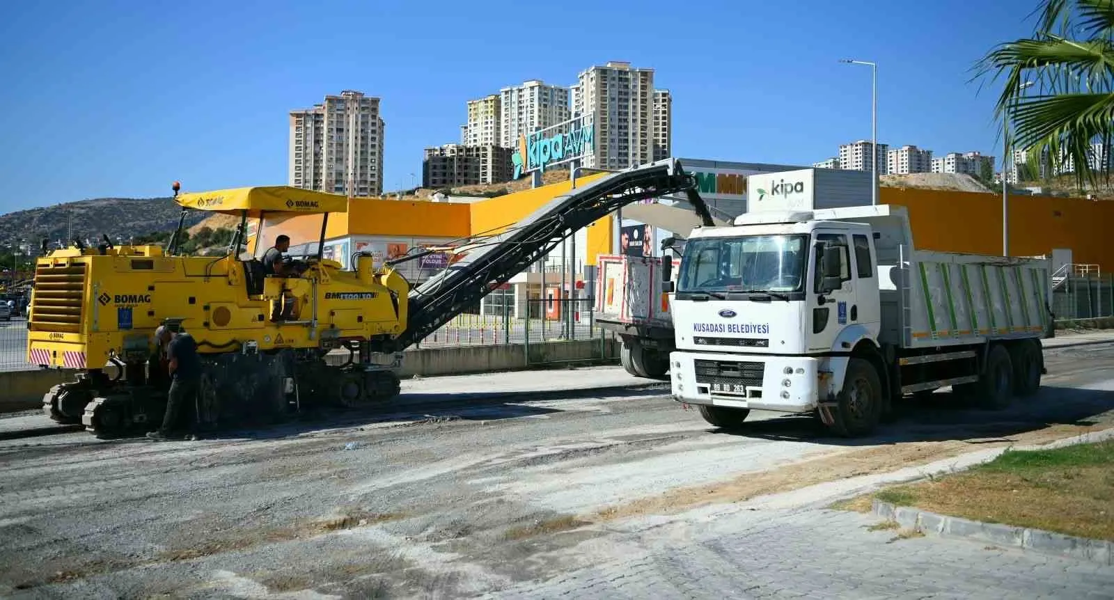 Kuşadası yollarında teknolojik dönüşüm: Değirmendere’de hummalı çalışma