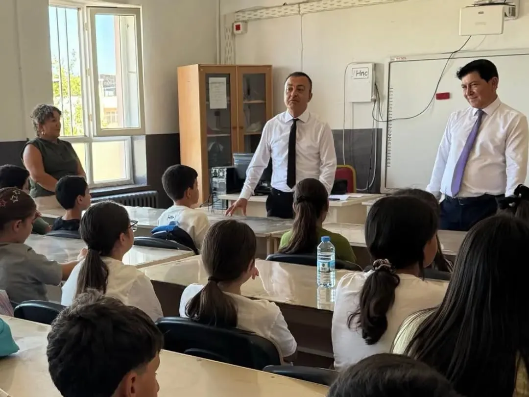 Yenipazar’da uyum haftası mesaisi: İlçe müdüründen sınıflara ziyaret