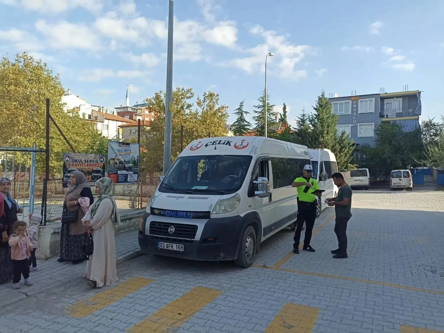 Sandıklı’da eğitim mesaisi başladı: Polis ekipleri okul yollarını yakın markaja aldı