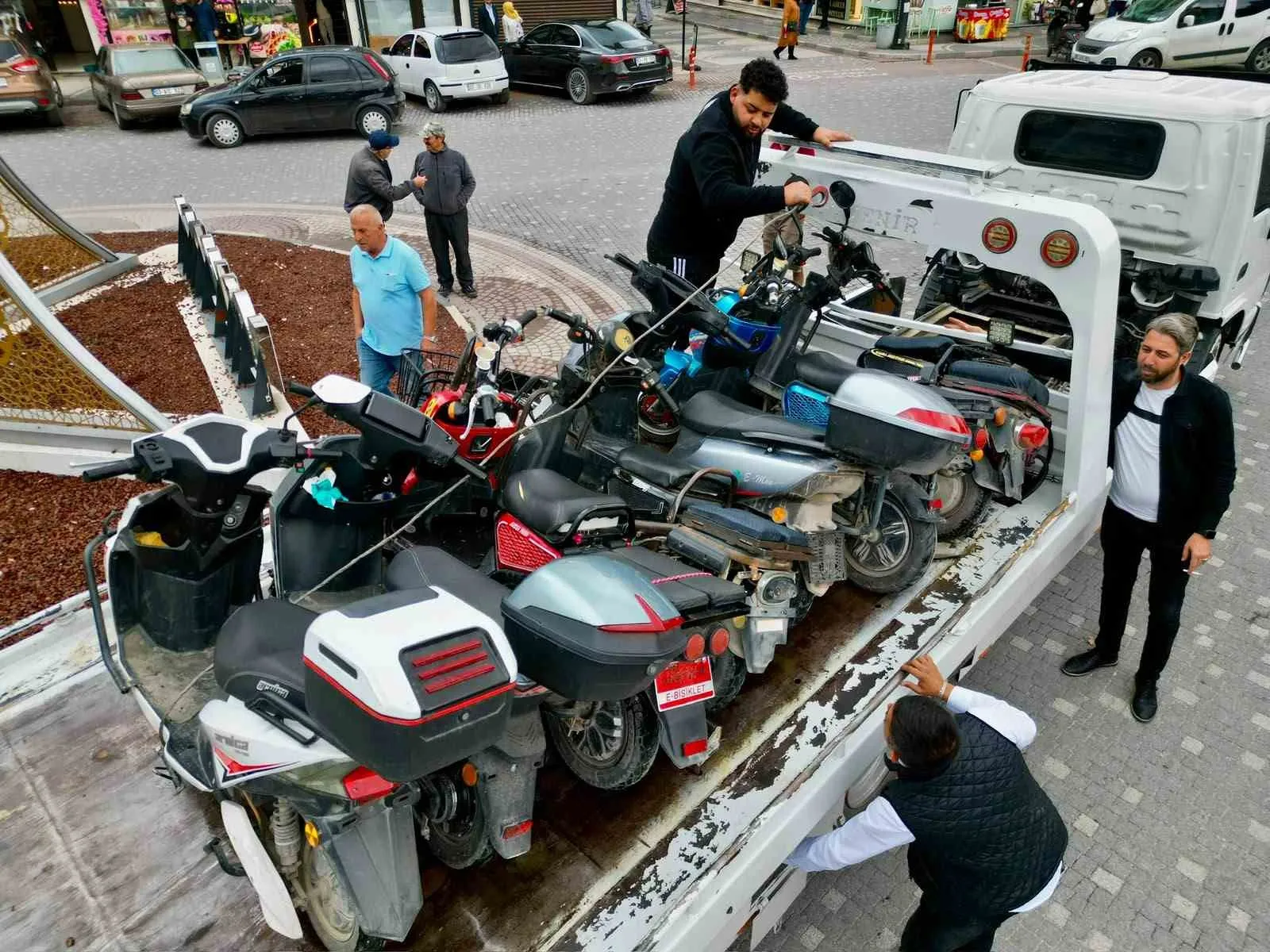 Bolvadin trafiğinde motosiklet denetimi: 41 araç mercek altına alındı