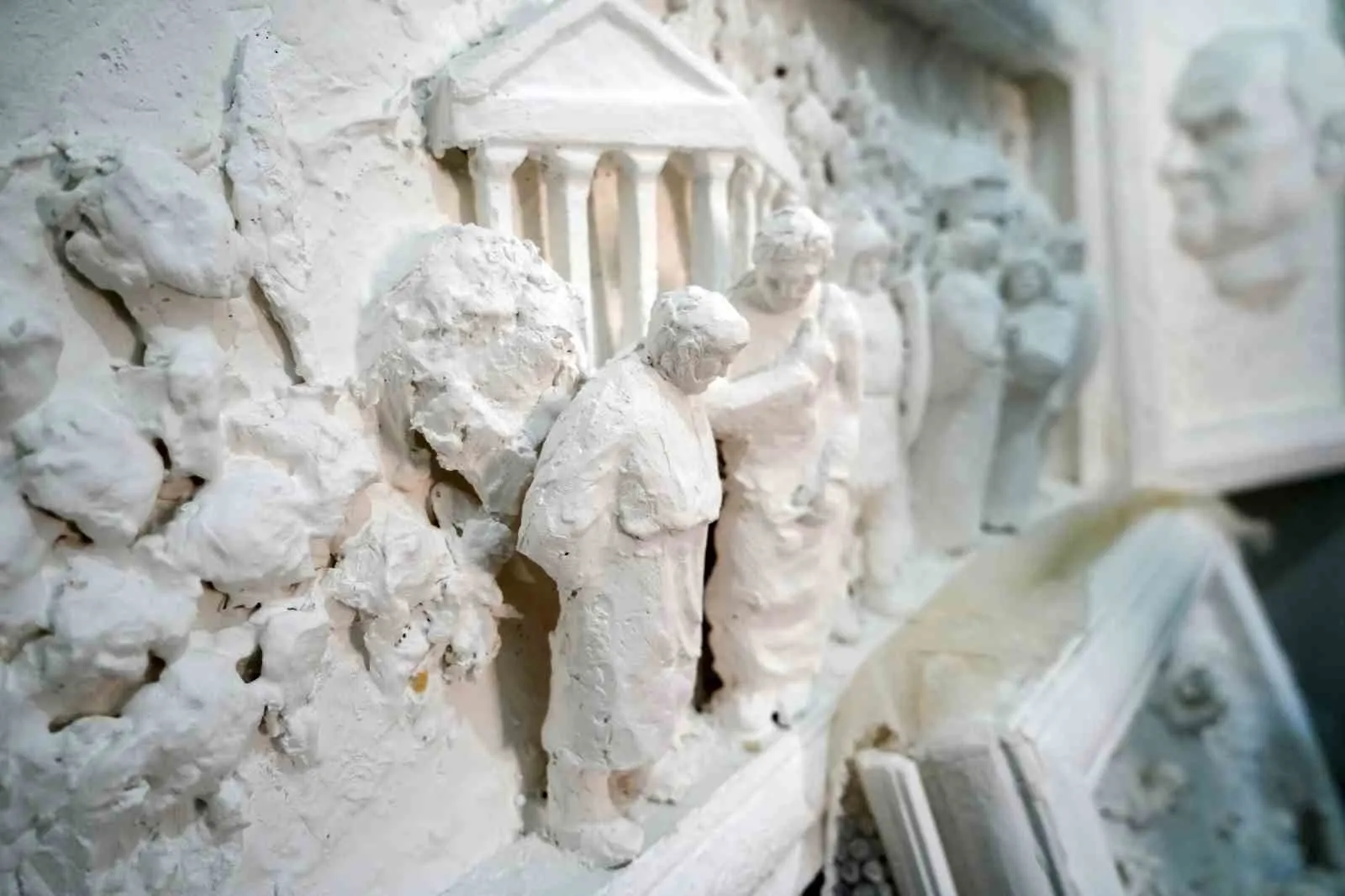 Manisa’nın estetik hafızası onun ellerinde şekilleniyor: 82 yaşında bir sanat tutkusu
