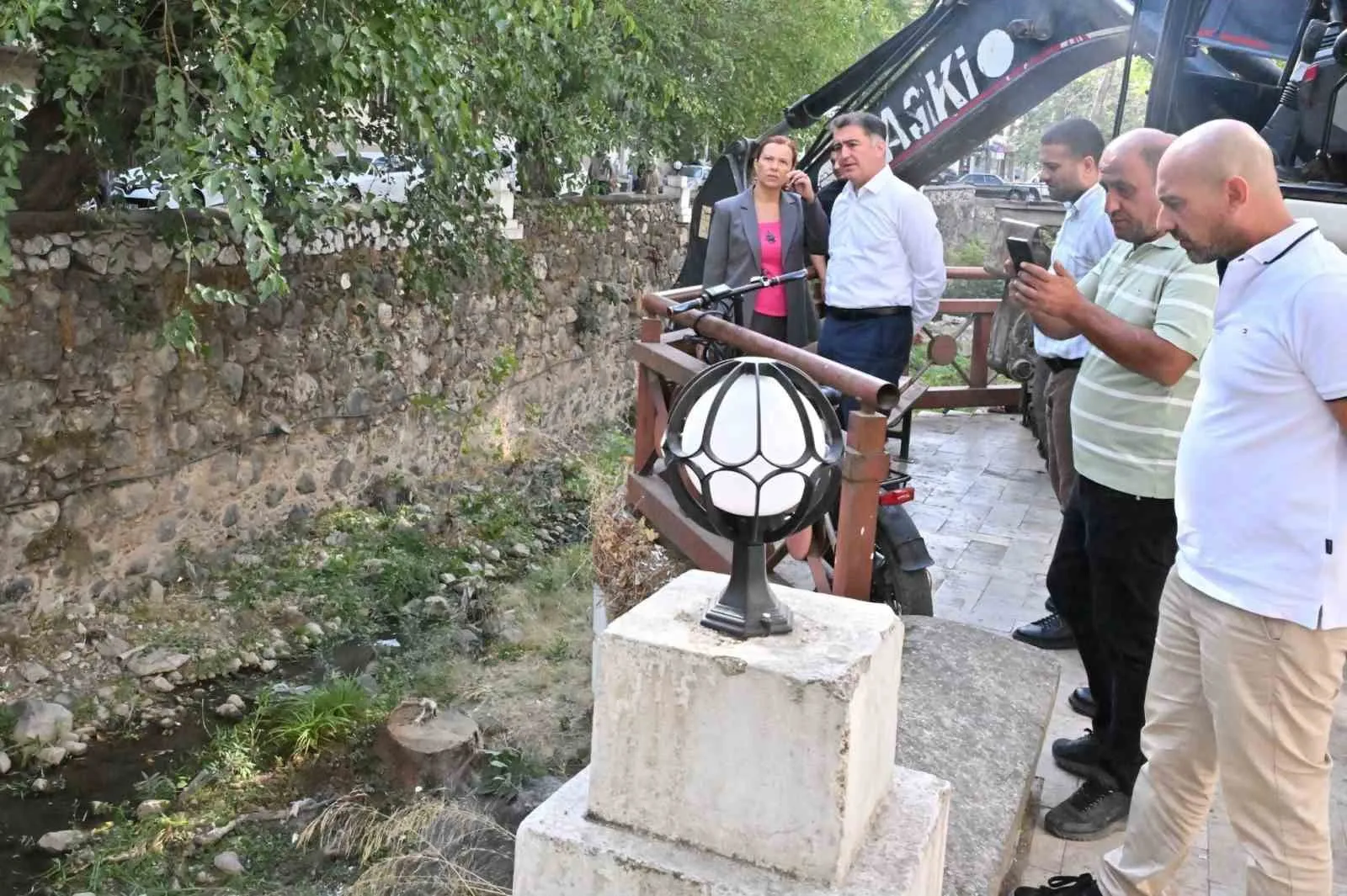 Manisa'da kışa hazırlık seferberliği: Dere yatakları çöplerden arındırılıyor