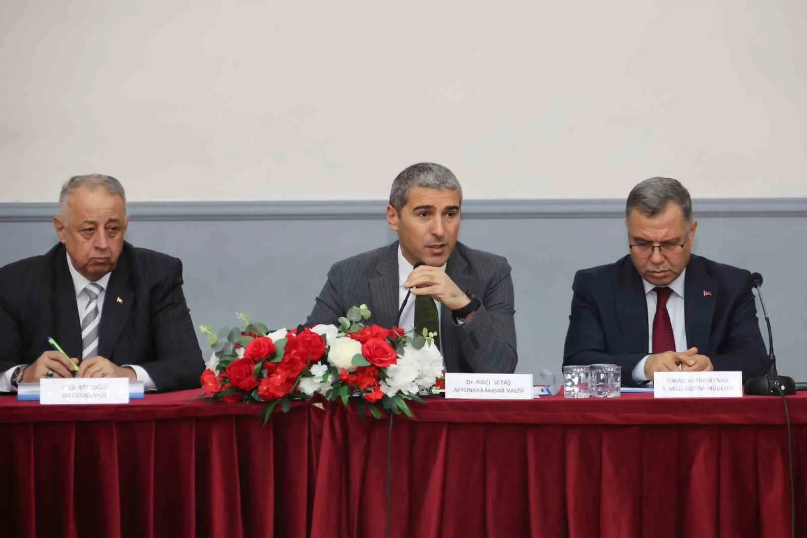 Afyonkarahisar’da eğitim mesaisi başladı: Okullarda güvenlik zirvesi