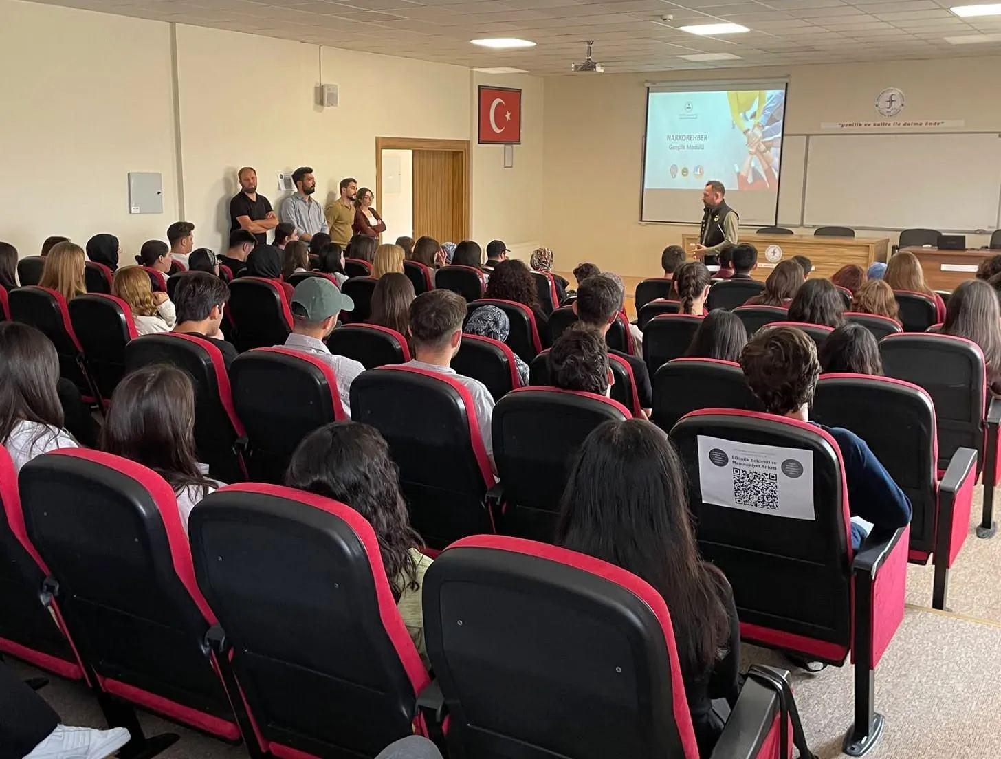 Üniversitelilere güvenli gelecek için Narko Gençlik seferberliği