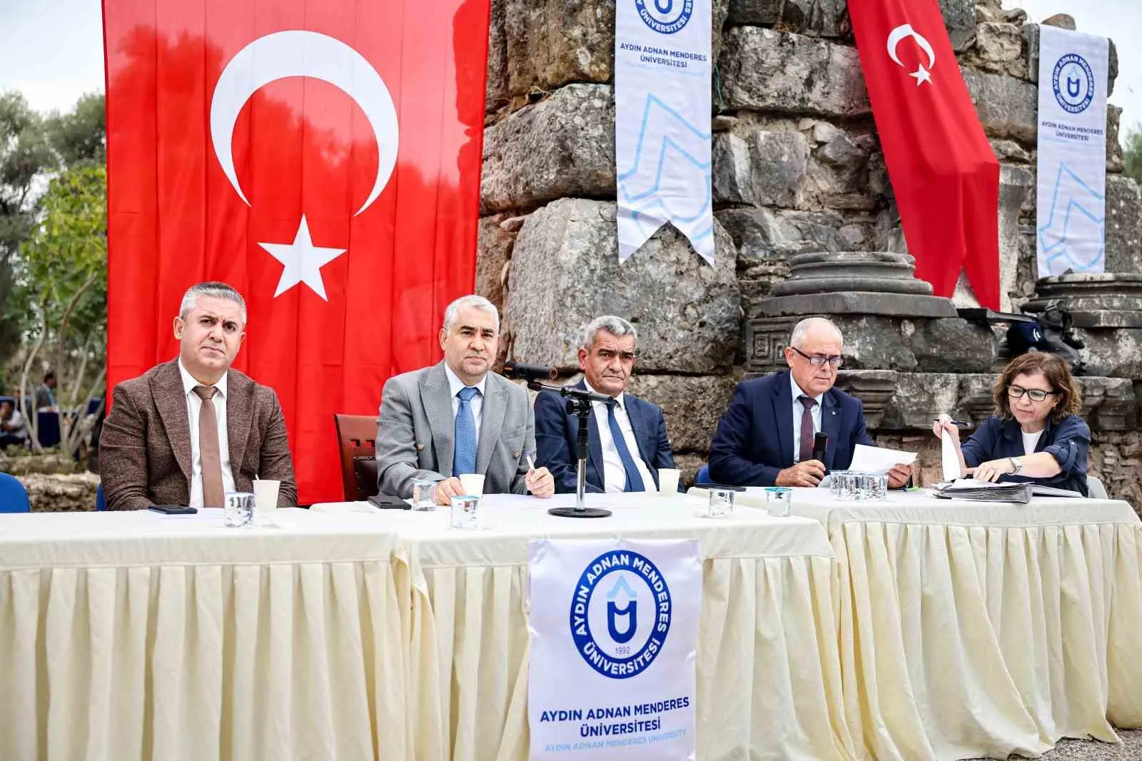Akademisyenler Nysa’nın tarihi atmosferinde buluştu: ADÜ’den kültürel miras vurgusu