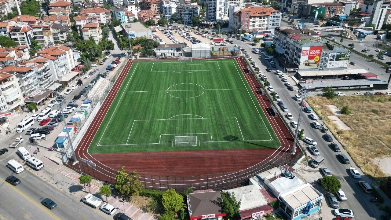 Denizli’de amatör sporun çehresi yenilendi: FIFA onaylı sahalar kapılarını açtı
