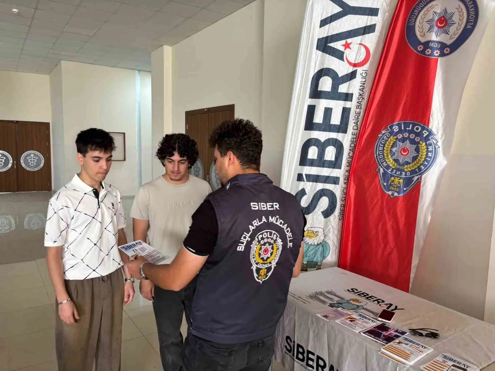 AFSÜ'de yeni dönem güvenlik önlemleriyle başladı: Gençlere kritik uyarılar