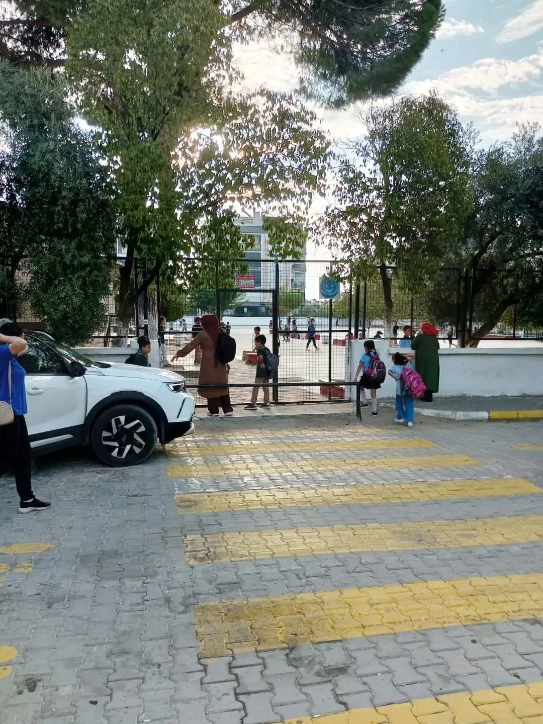 Germencik’te okul çevrelerinde zabıta nöbeti: Başkan Zencirci'den güvenlik vurgusu