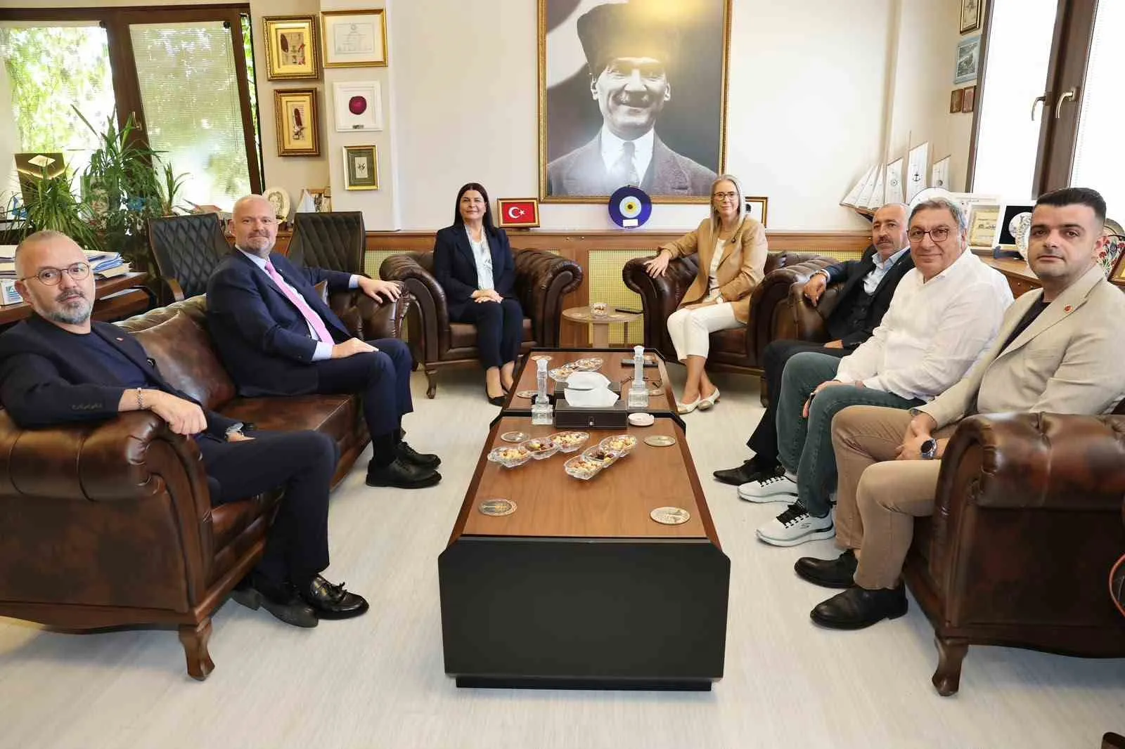 Foça’da siyasi rota değişti: Ankara’dan gelen ziyaretle hizmet trafiği hızlandı