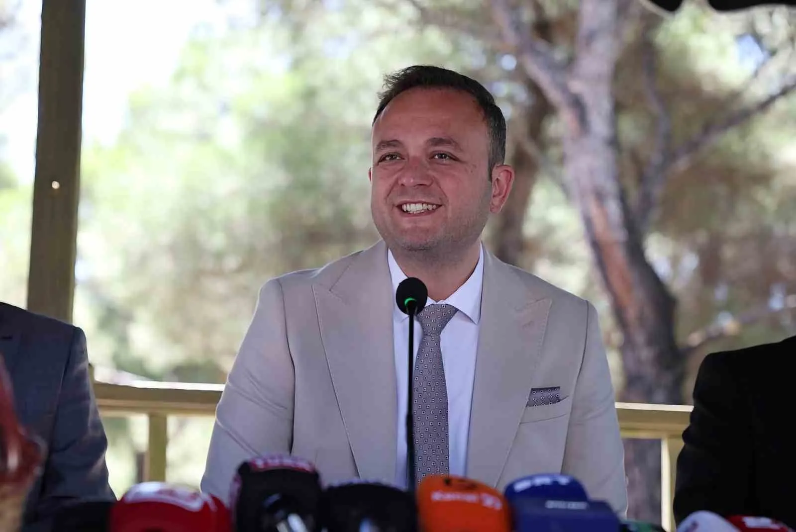 Çivril’de elma hasadı şölenle taçlanıyor: 28. festival için geri sayım başladı