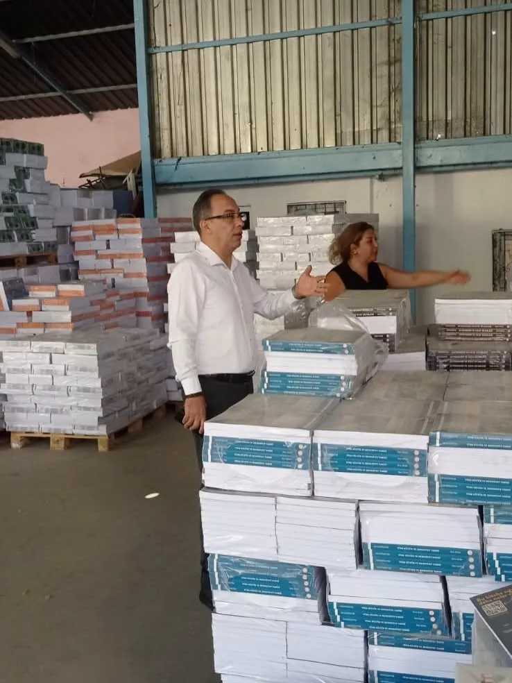 Efeler'de yeni dönem provası: Öğrencilerin kaynakları okullara ulaştı