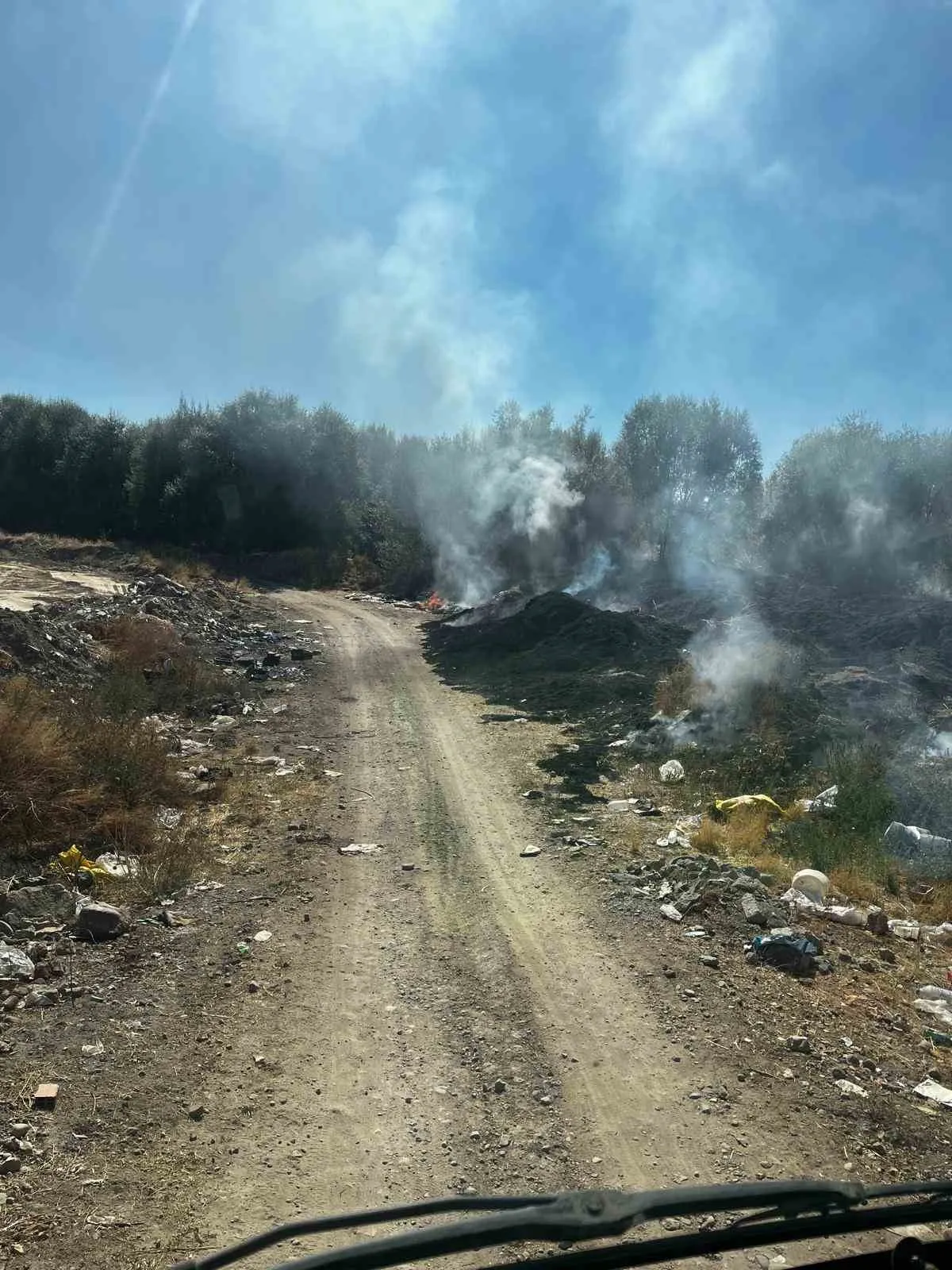 Şuhut’ta yangın alarmı: Bir günde beş farklı noktada alevlerle mücadele