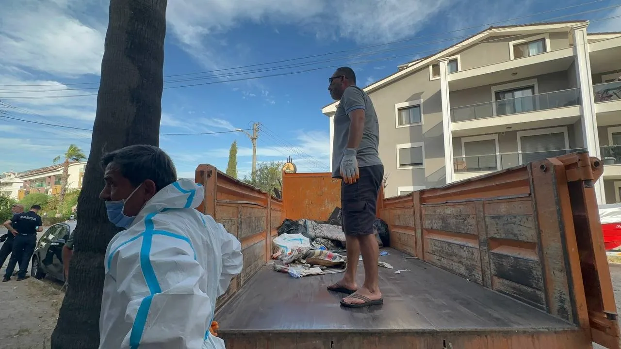 Marmaris'te pes dedirten manzara: Çöp dağlarının arasından yaşam mücadelesi veren canlar çıktı