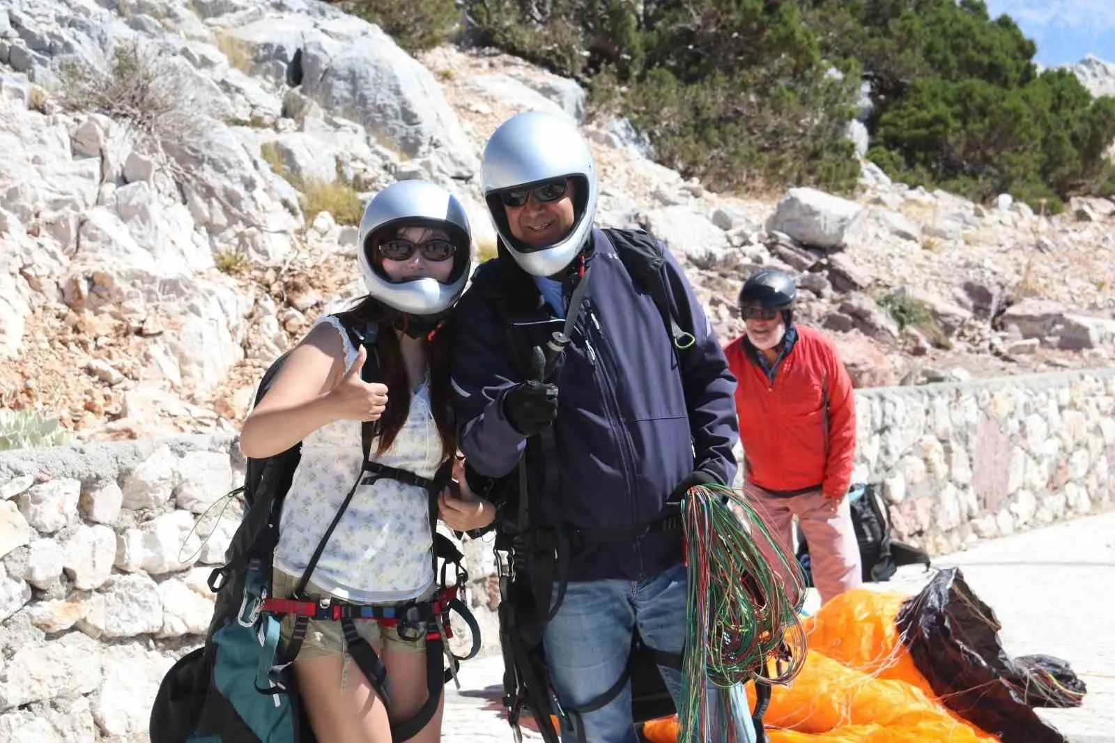 Ölüdeniz’in yeni müdavimleri: Çinli turistler gökyüzünü mesken tuttu