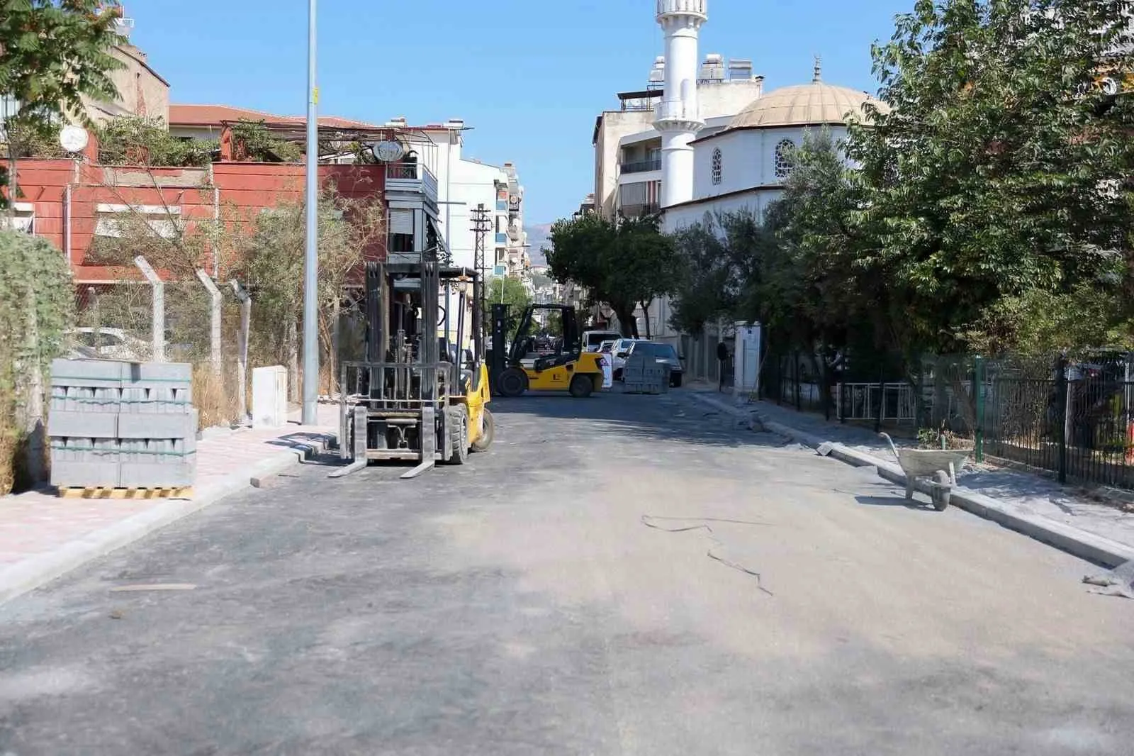 Efeler'de ulaşım seferberliği: Yedi Eylül Caddesi baştan aşağı yenileniyor