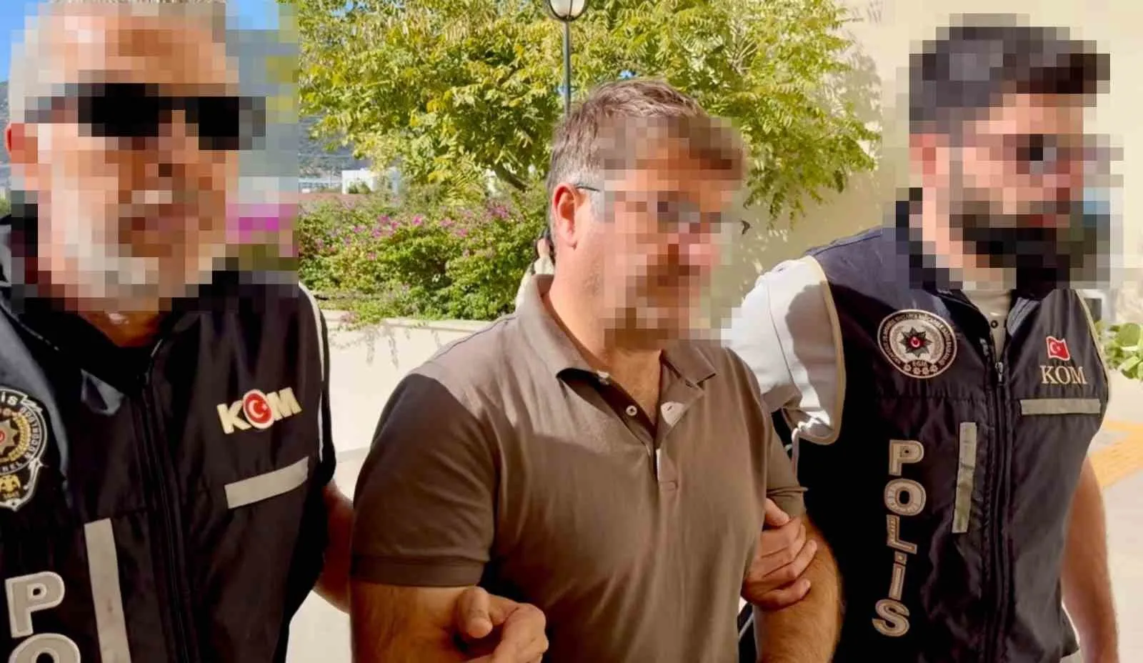 Bodrum limanında rüşvet operasyonu: Seri numaralı paralarla makam odasında yakalandı