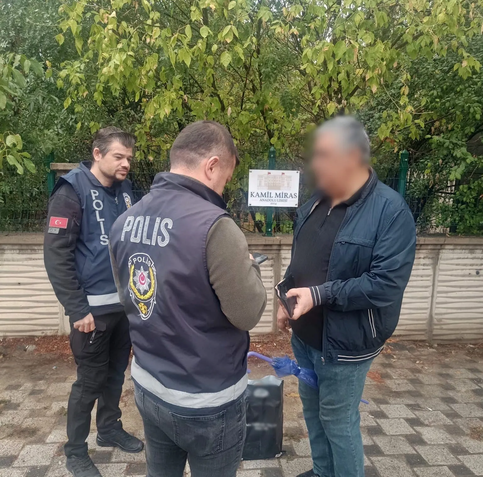Afyonkarahisar'da okul önlerinde kuş uçurtulmuyor: Emniyetten kapsamlı huzur operasyonu