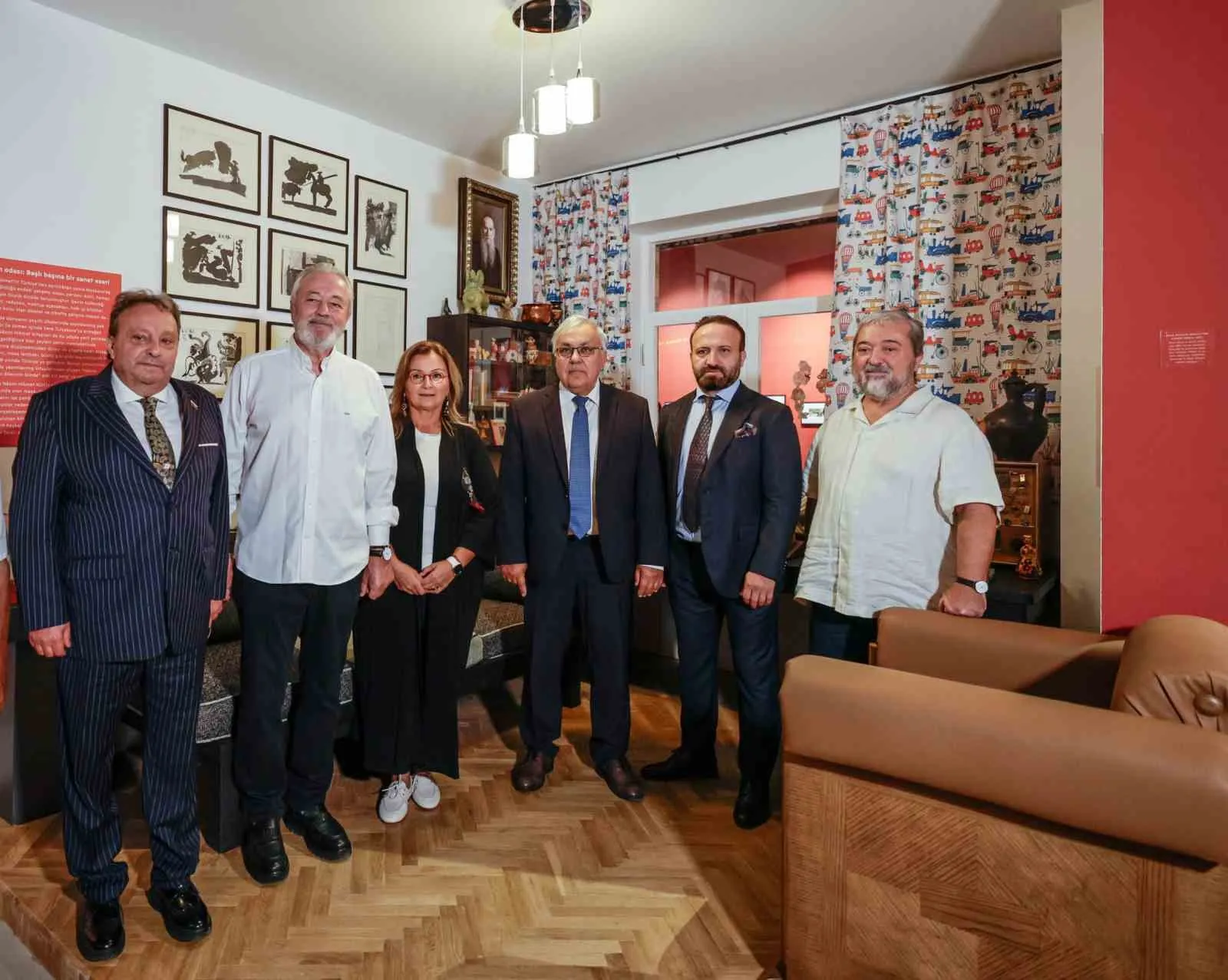 Usta şairin Moskova günleri İzmir'de yeniden hayat buldu: Büyükelçi Vershinin sergiyi inceledi