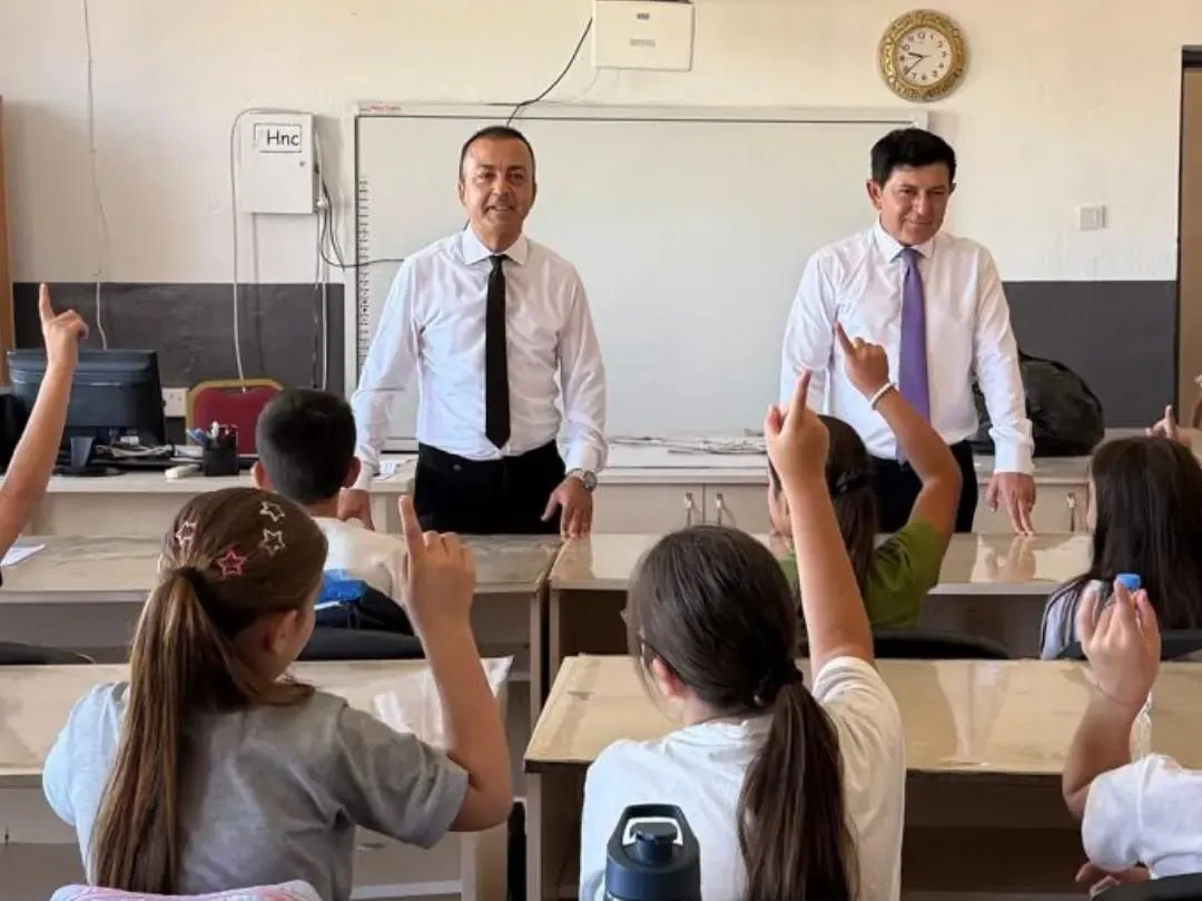 Yenipazar’da uyum haftası mesaisi: İlçe müdüründen sınıflara ziyaret
