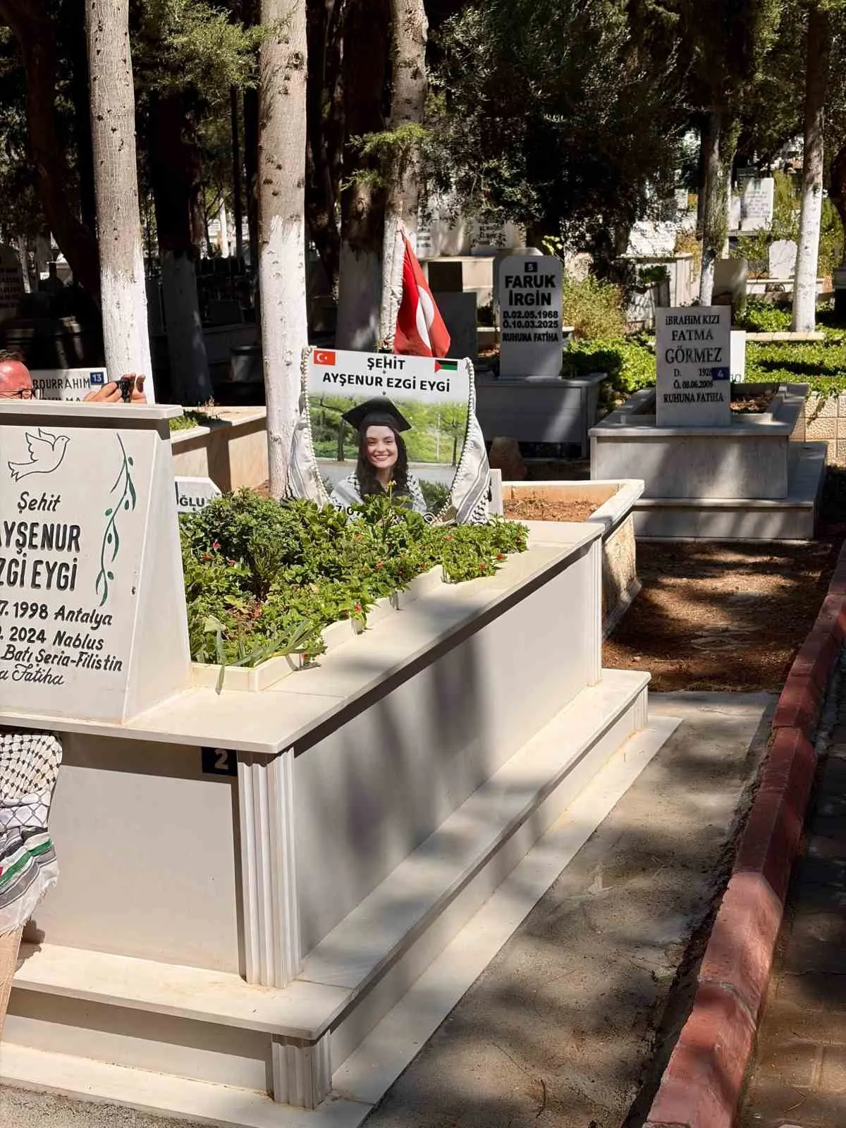 Didim’de vefa buluşması: Ayşenur Ezgi Eygi kabri başında anıldı