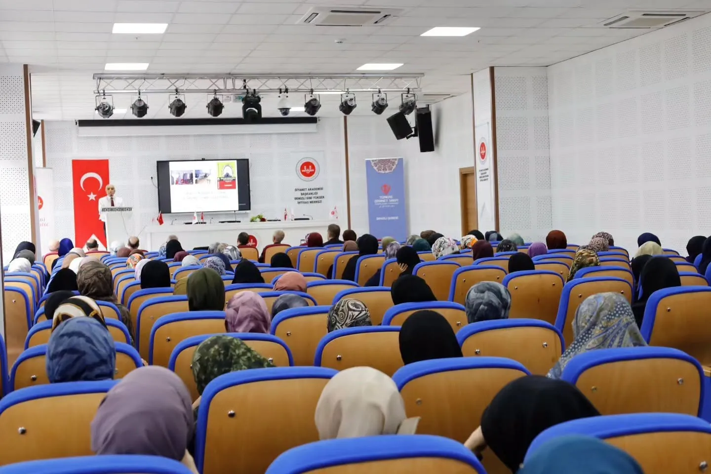 Manevi rehberler için yol haritası: İdeal görevli nasıl olmalı?