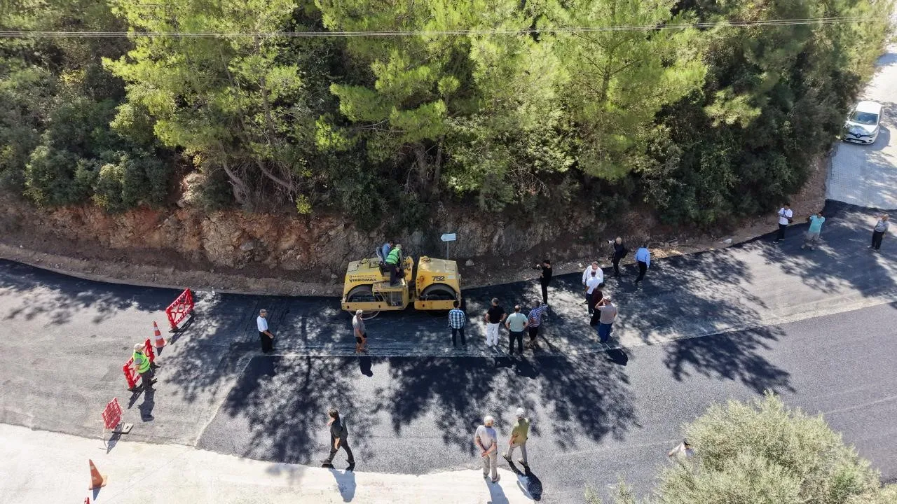 Bodrum'da ulaşım hamlesi: Çamlık'ta asfalt mesaisi hız kesmiyor