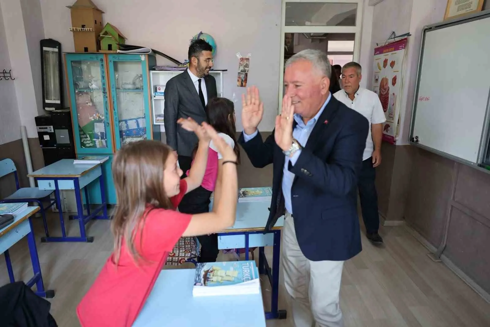 Minik öğrencilerin okul heyecanına Honaz’dan anlamlı destek