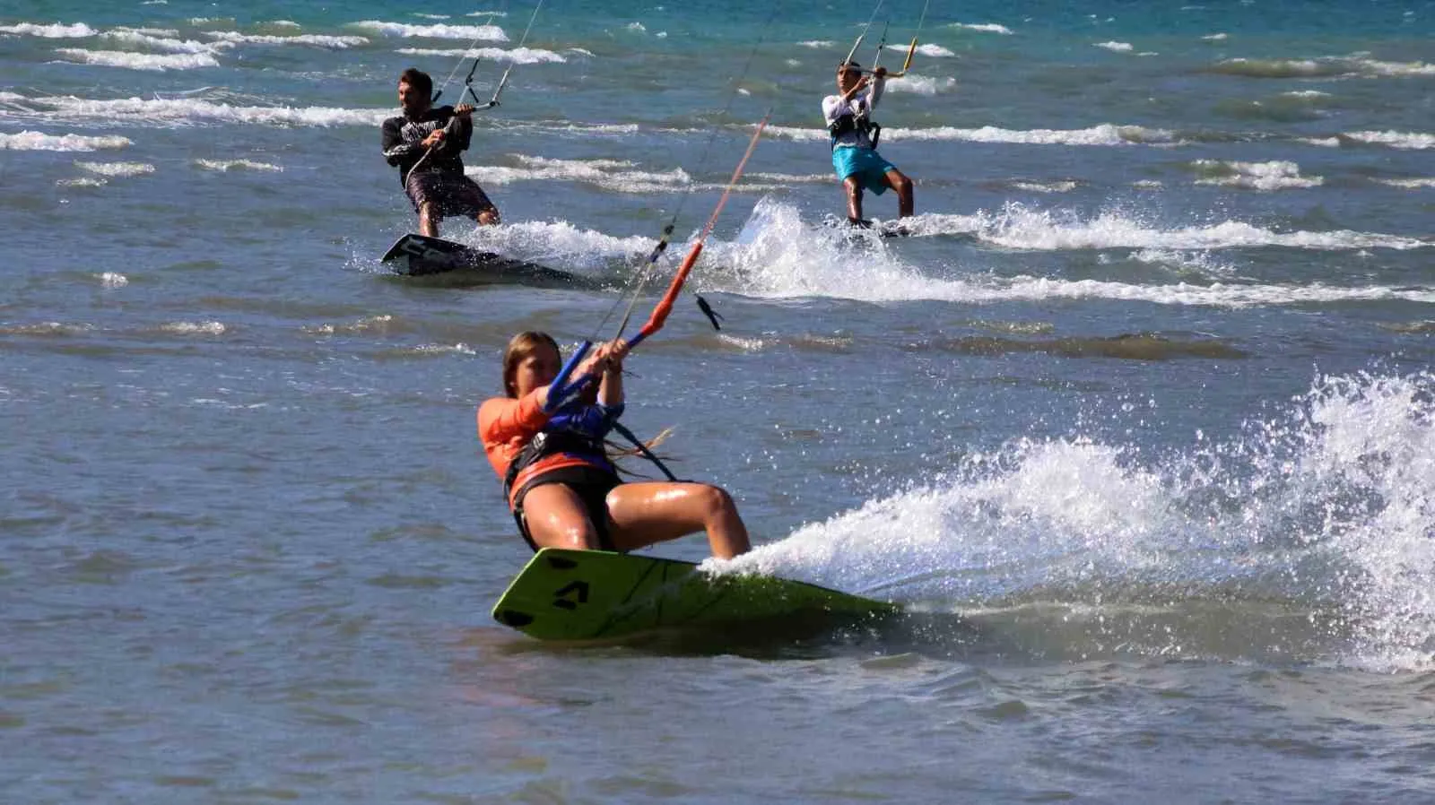 Akyaka’da rüzgarın şampiyonları sahne aldı: Olimpiyat yolunda dev buluşma