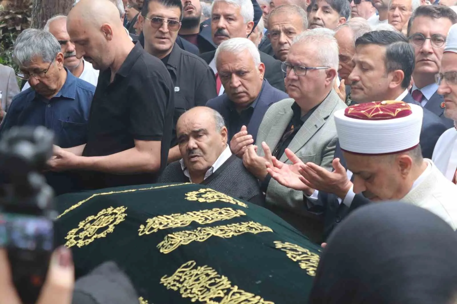 İzmir’in mimarlarından Burhan Özfatura’ya veda: Şehir onu unutmayacak