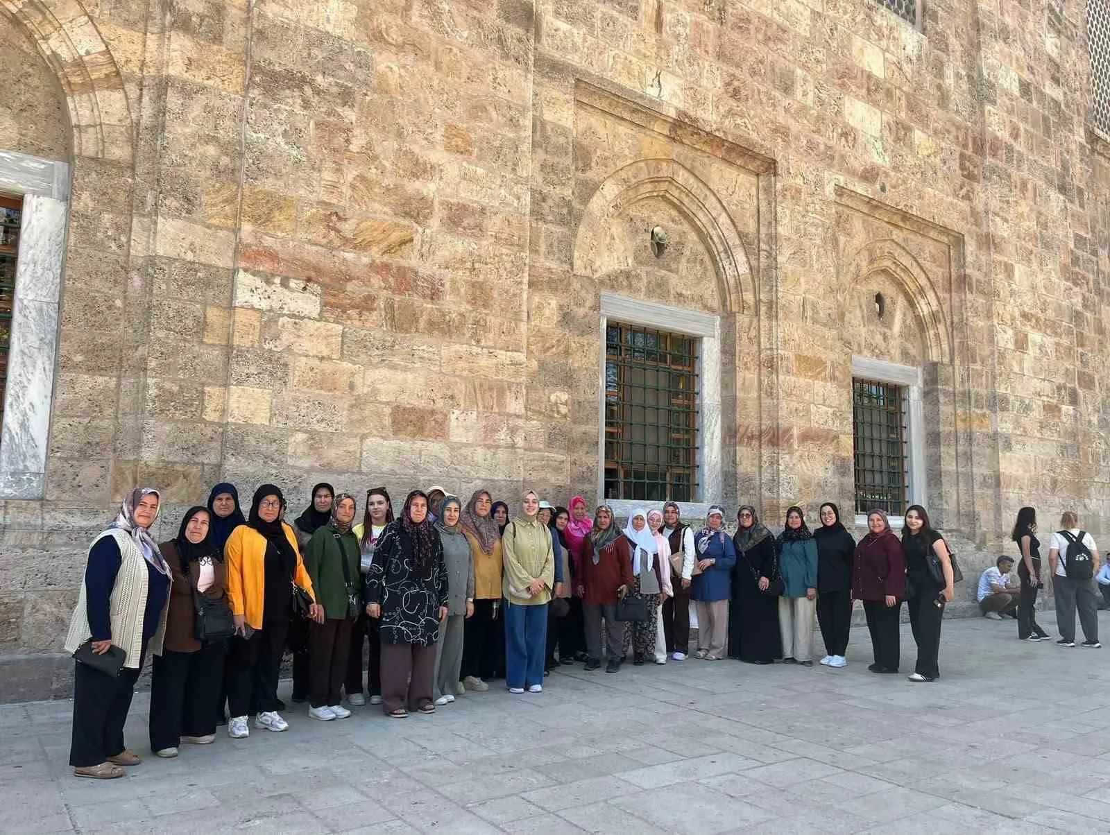 Sarıgöllü kadınların Bursa çıkarması: Tarihi duraklarda unutulmaz bir gün