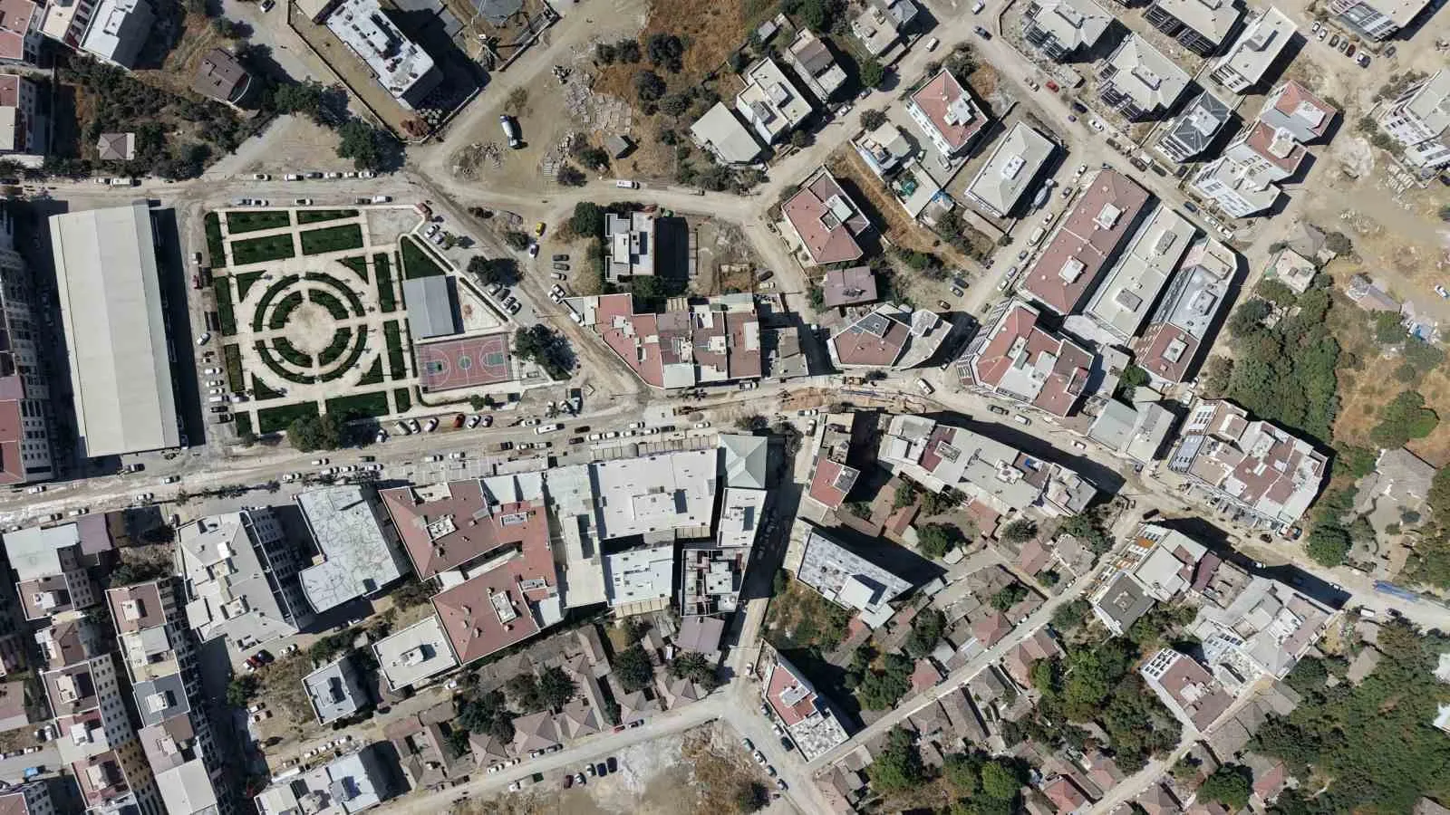Muradiye’de altyapı mesaisi sürerken faturalara indirim müjdesi geldi